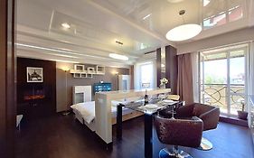Найбільше Ліжко У Полтаві Мережа Alex Apartments Цілодобово Безконтактне Заселення